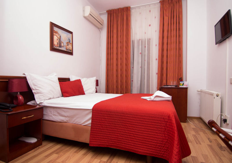 Hotel Reina Bucureşti Eksteriør bilde