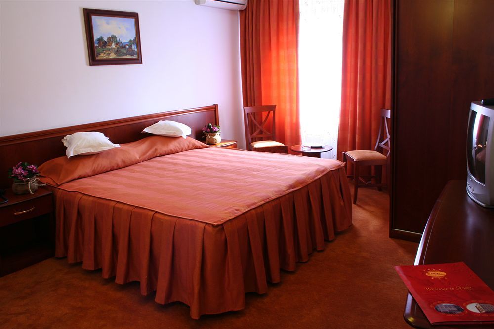 Hotel Reina Bucureşti Eksteriør bilde